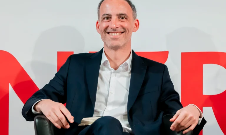 Raphaël Glucksmann conseillé d&rsquo;ignorer les préoccupations des pauvres selon note interne