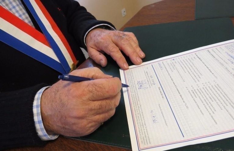 Côtes-d’Armor : des élus quittent le conseil municipal pour éviter des poursuites judiciaires