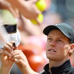 Jannik Sinner établit un record en Masters 1000 à Rome avec sa victoire en quart de finale.