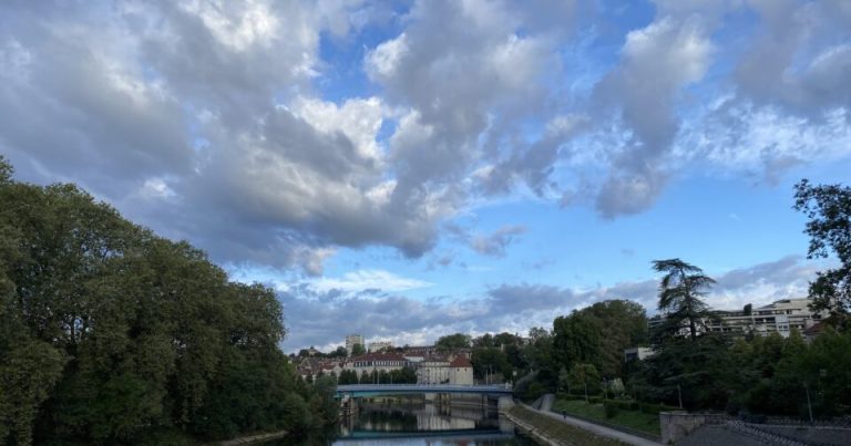 Entre averses et éclaircies : la météo joue les indécises en Franche-Comté
