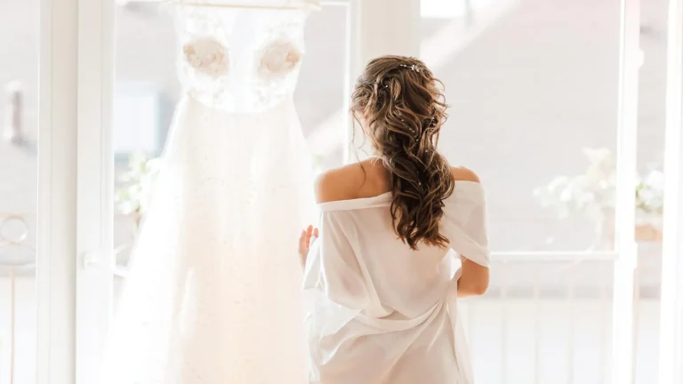 Coiffures de Mariage pour Cheveux Mi-Longs : Tendances 2026