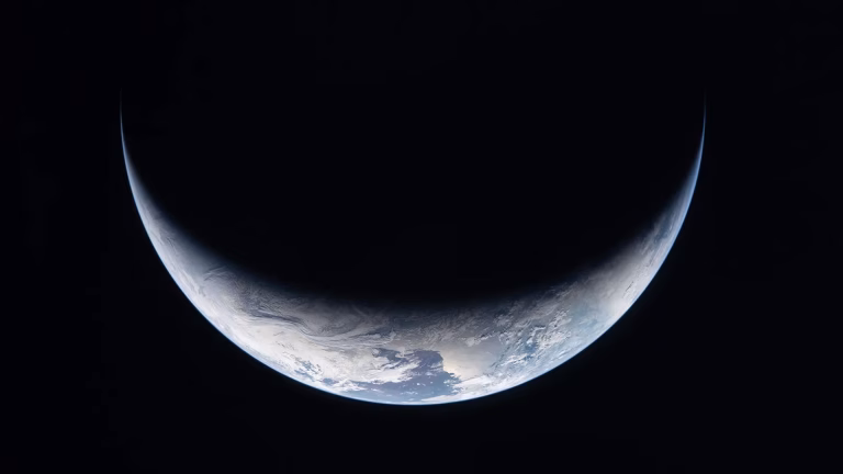 La NASA publie 12 000 photos d&rsquo;Artemis II, révélant des détails variés sur la mission.