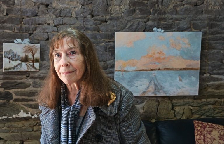 Barbara Riley, restauratrice de tableaux en Mayenne, participera à Affaire conclue.
