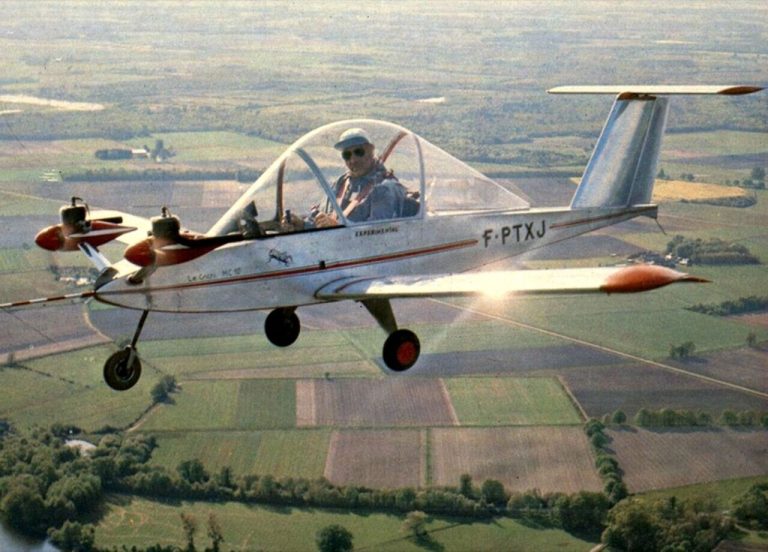 Enfants pilotes : l&rsquo;aéroclub de Lessay ouvre ses portes avec le plus petit avion au monde.
