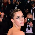 Adèle Exarchopoulos en robe de princesse transparente au Festival de Cannes 2026.