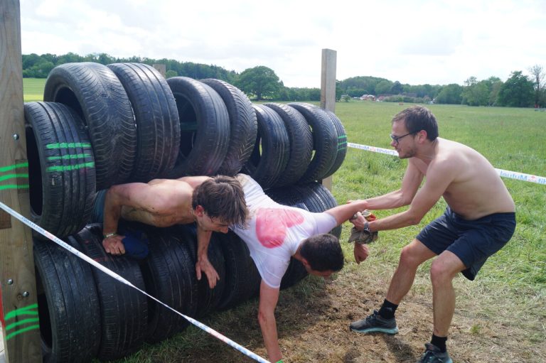 La Mud D&rsquo;Ouche du Pays de L&rsquo;Aigle en Normandie établit un nouveau record avec 1 630 participants.