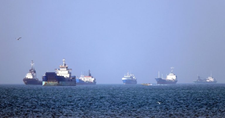 Iran avertit que le bras de fer sur Ormuz n&rsquo;a « même pas commencé » face aux États-Unis.