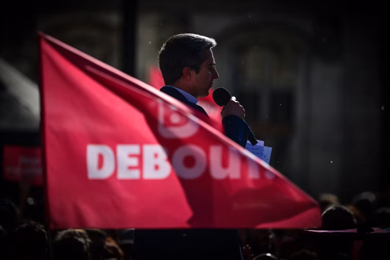 Présidentielle 2027 : François Ruffin présente sa candidature à Lyon lors d&rsquo;un entretien d’embauche.