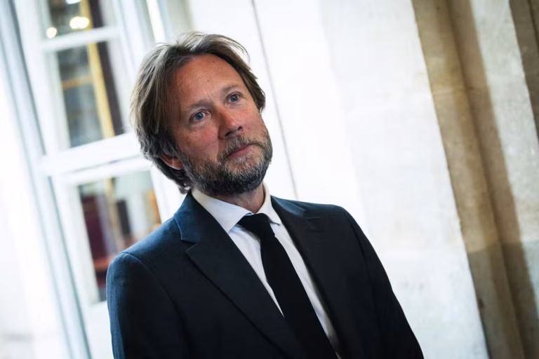 Crise au Parti Socialiste : le 11 mai, du Panthéon à l’impasse politique en France