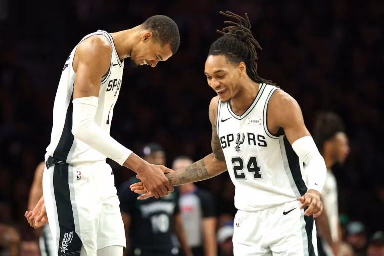 Les San Antonio Spurs se qualifient pour la finale de la Conférence Ouest de la NBA.