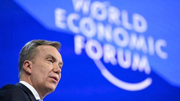 Démission du président du Forum de Davos suite à l’affaire Epstein