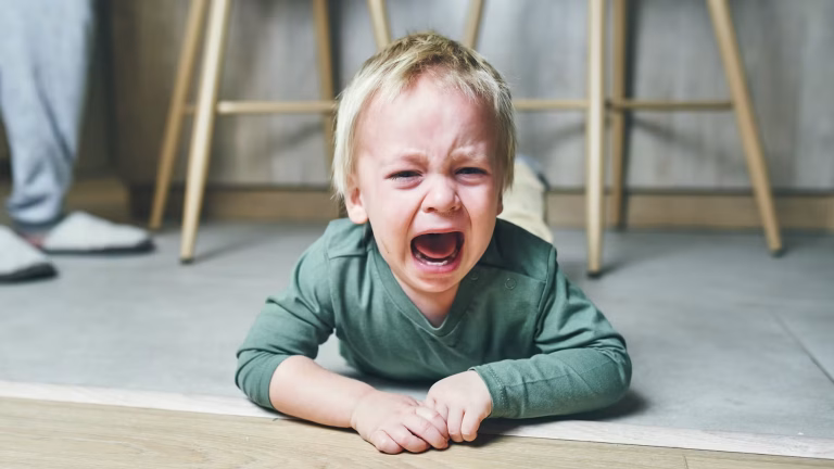 La méthode « Jessica » de TikTok pour gérer les crises d&rsquo;enfants suscite un intérêt croissant.