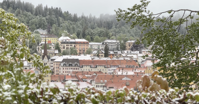 Neige sur les crêtes jurassiennes avant un week-end pluvieux en France.
