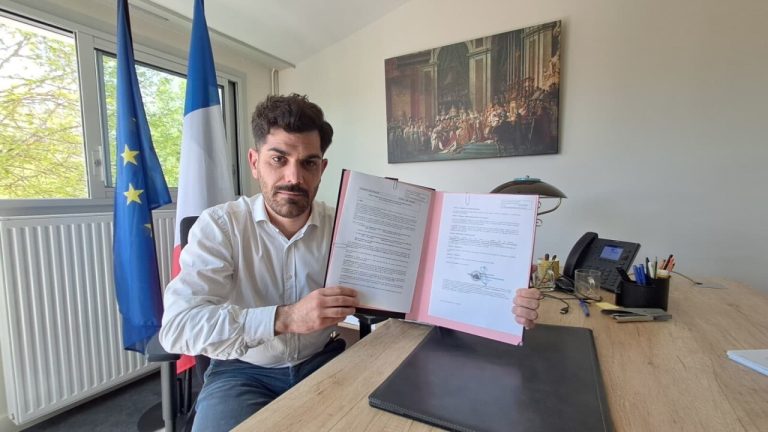 Suspension du projet de restructuration de 7,4 millions d&rsquo;euros en raison de son coût élevé.