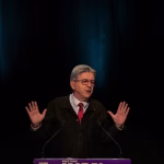 Mélenchon ironise sur Epstein et suscite des accusations d&rsquo;antisémitisme en France.