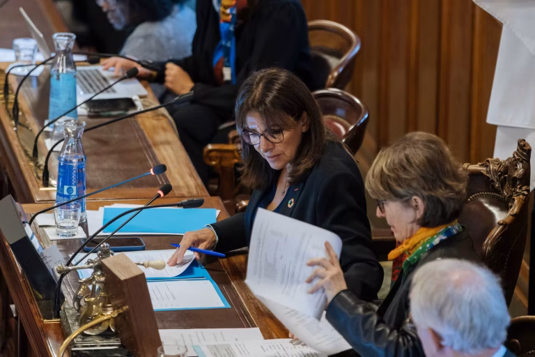 Paris enregistre un niveau d&rsquo;endettement record après les mandats d&rsquo;Anne Hidalgo.