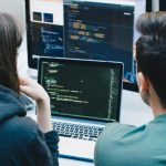Les jeunes informaticiens en France face au scepticisme des managers sur l&rsquo;IA.