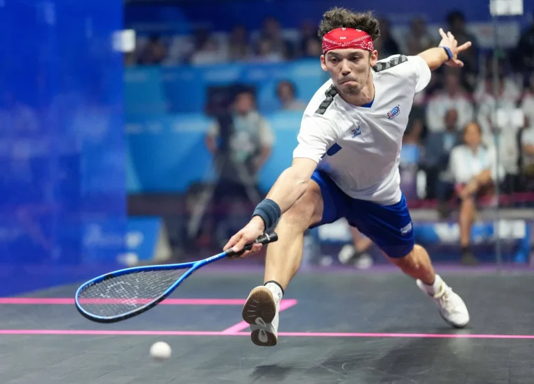 Victor Crouin, numéro 1 français de squash, se prépare pour l&rsquo;or aux Jeux Olympiques.