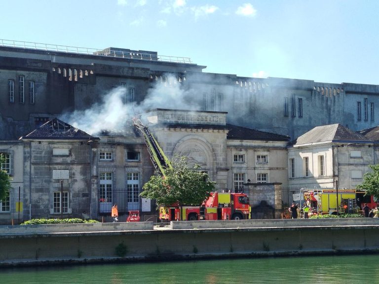 Incendie maîtrisé chez Hennessy à Cognac, dégâts limités selon les autorités.