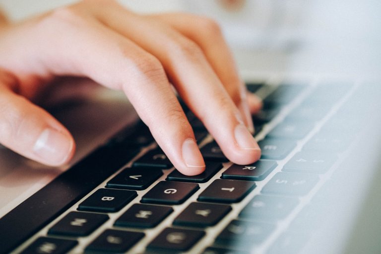Pédocriminel de Haute-Saône placé en détention après avoir été piégé sur Internet