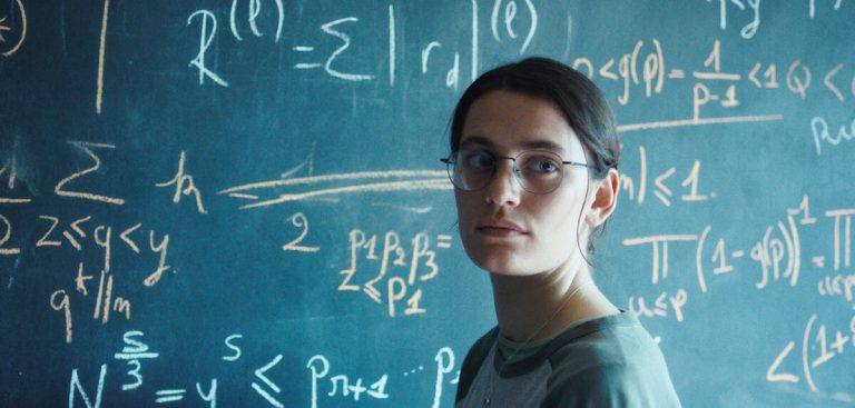 Une mathématicienne fictive au cinéma : une initiative du CNRS pour promouvoir les STEM.