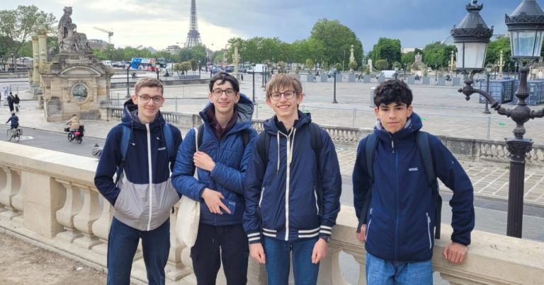Quatre élèves du lycée Victor Hugo de Besançon remportent un concours national de cryptographie