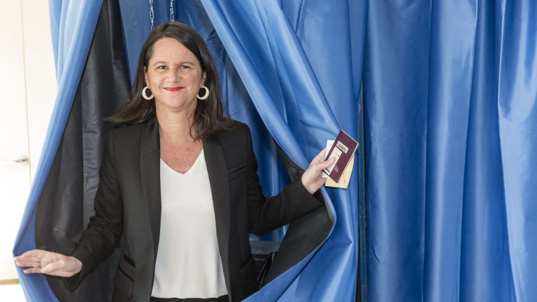 La droite échoue à faire basculer Nantes : Johanna Rolland remporte son duel et reste à la tête de la mairie