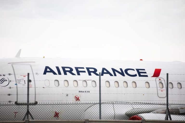 Air France : des passagers du vol Paris-Ajaccio portent plainte pour mise en danger