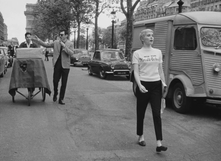 La mort de l&rsquo;actrice Jean Seberg à Paris relance les interrogations sur les circonstances de son décès.