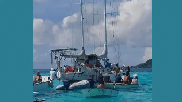 Conflit sur les épaves dans le lagon de Uturoa : le maire demande une intervention urgente des autorités.