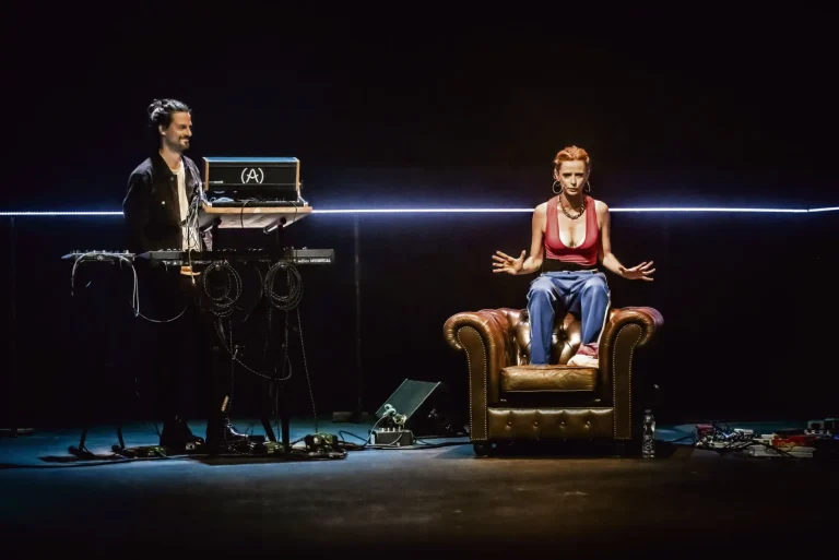 Le festival Komidi à La Réunion rend le théâtre accessible aux non-initiés.