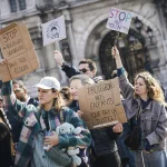 Procès à Paris sur les violences sexuelles dans le périscolaire : première audience ce mardi.