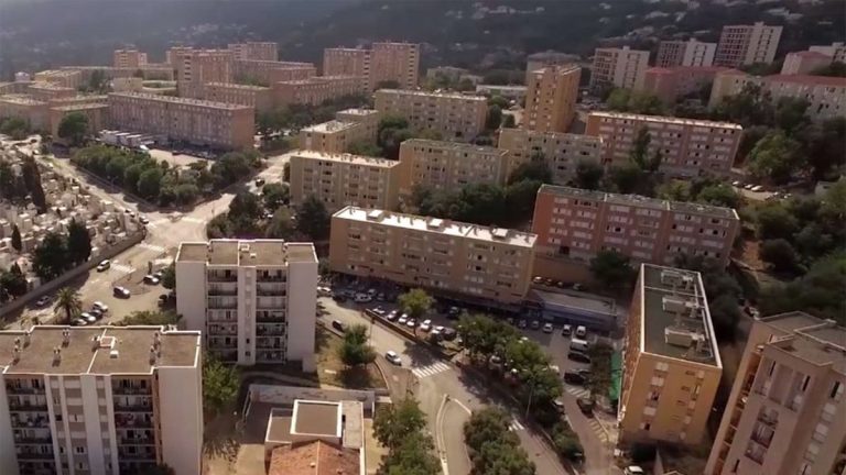 Bilan de la CdC sur le logement en Corse : projets et enjeux pour les habitants.