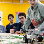 Les élèves d&rsquo;Alsace utilisent des Lego® pour apprendre les sciences à la compétition de robotique.