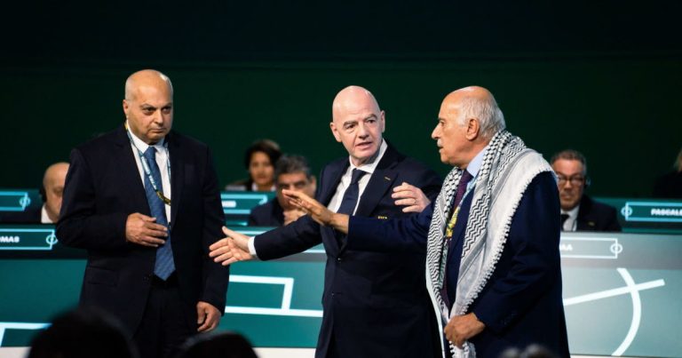 Le président de la fédération palestinienne refuse une photo avec un dirigeant israélien au congrès de la FIFA.
