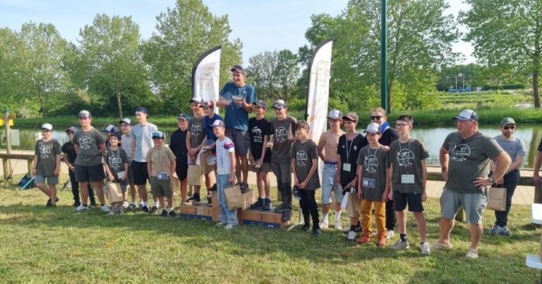Finale régionale du Junior Fishing Tour en Saône-et-Loire : les compétiteurs prêts à s&rsquo;affronter.
