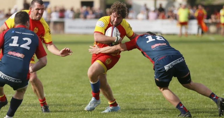 Louhans et Stade Dijonnais se neutralisent lors des finales régionales de rugby.