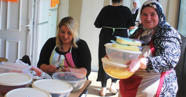 Montceau-les-Mines : une kermesse met en avant la culture turque locale.