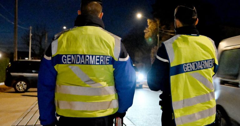 Rhône : un conducteur et sa passagère échangent de place en roulant après un refus d’obtempérer