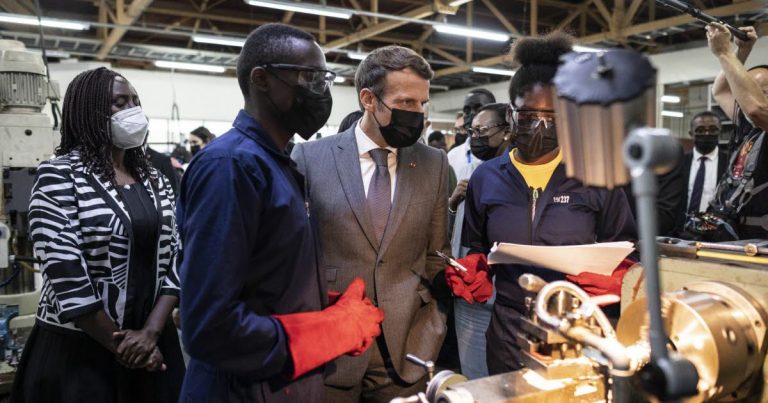 Soutenir le développement : au Rwanda, la France déploie sa nouvelle politique africaine