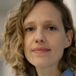 L’éditorial souligne les défis de la transition énergétique en France face aux enjeux climatiques.