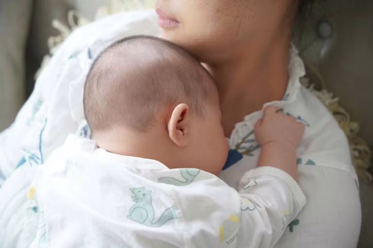 Psychose puerpérale : une mère en France pense avoir tué son bébé.