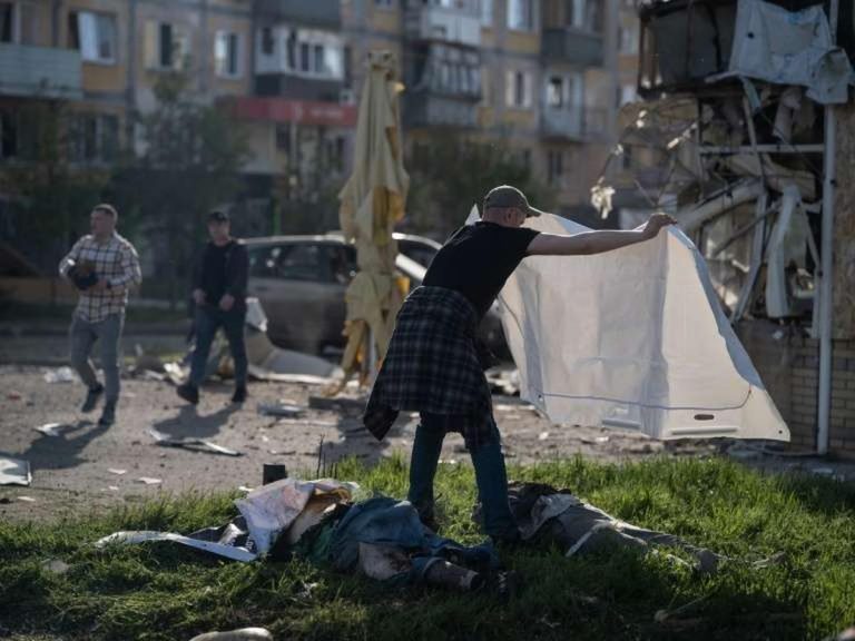 L&rsquo;Ukraine accuse la Russie de violer le cessez-le-feu unilatéral instauré par Kiev.