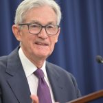 Jerome Powell maintient sa position face aux défis économiques aux États-Unis.