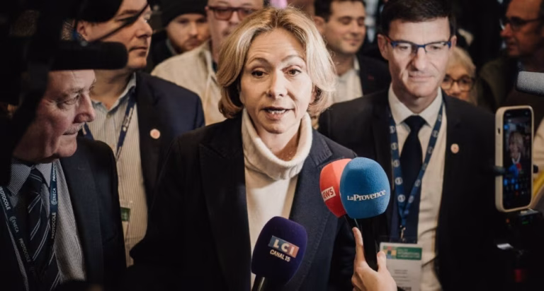 Île-de-France : LFI interpelle Pécresse sur la situation des transports publics
