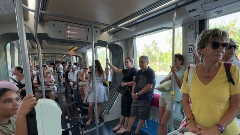À Nice, la gratuité des transports pour les retraités, estimée à 6 millions d’euros, fait débat