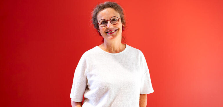La médaille d’or du CNRS récompense Jacqueline Bloch, physicienne des polaritons
