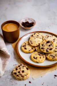 Biscuits vegan aux pépites de chocolat : recette facile sans œuf ni beurre