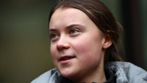 À Marseille, Greta Thunberg se mobilise contre les livraisons d’armes présumées d’Eurolinks