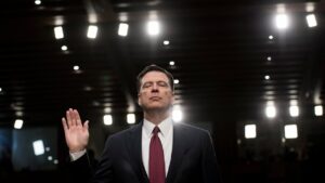 Aux États-Unis, James Comey inculpé pour avoir ordonné une fuite présumée d’informations classifiées